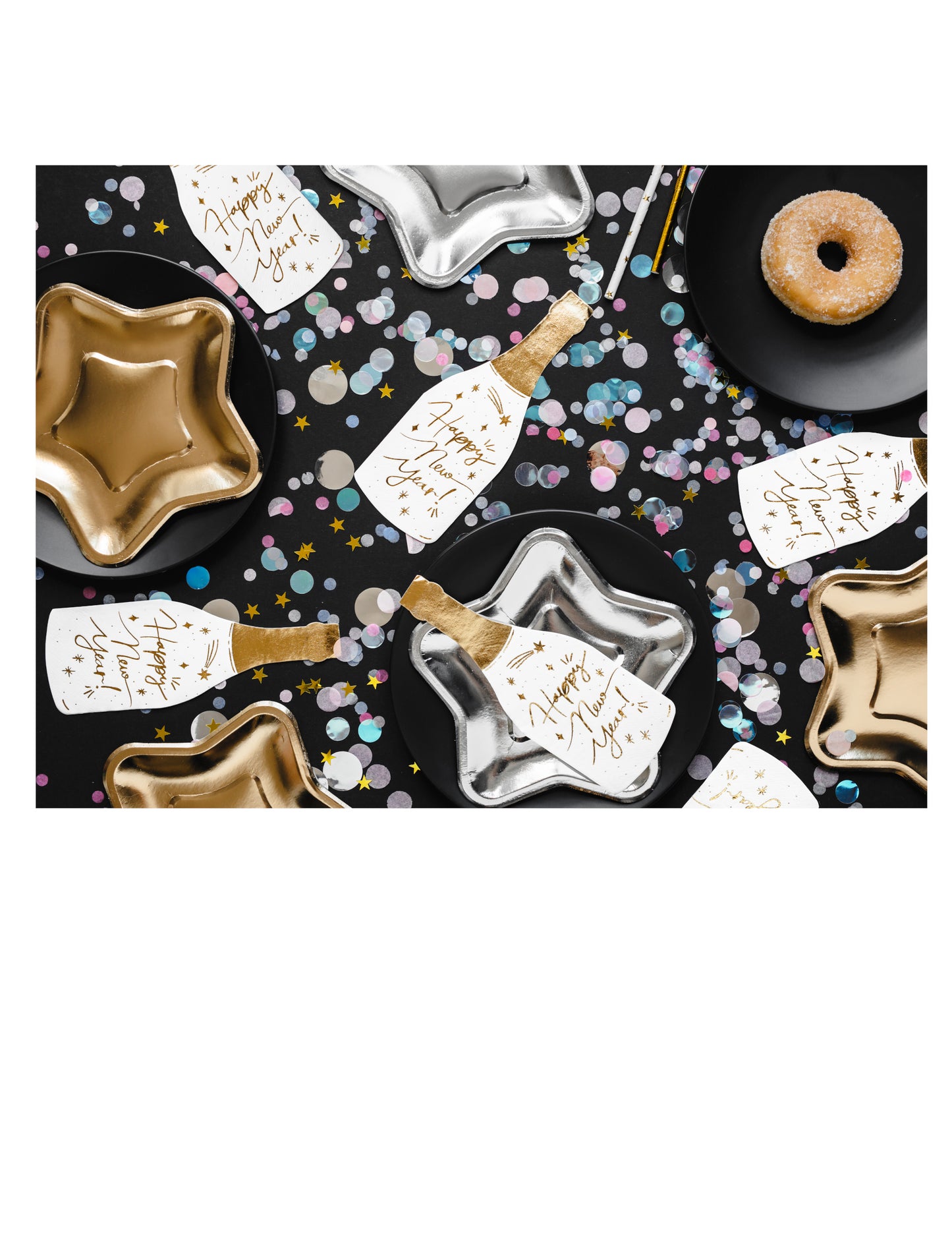 Mise en situation festive des serviettes en papier bouteille Happy New Year