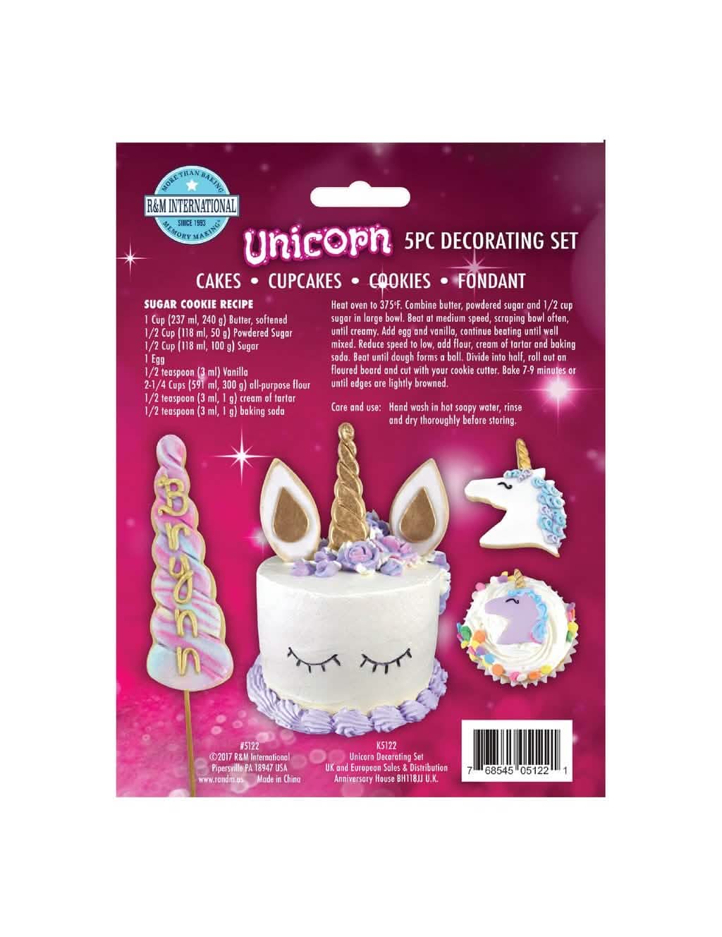 Parte trasera del embalaje y recetas de los cortadores de galletas unicornio para pastel