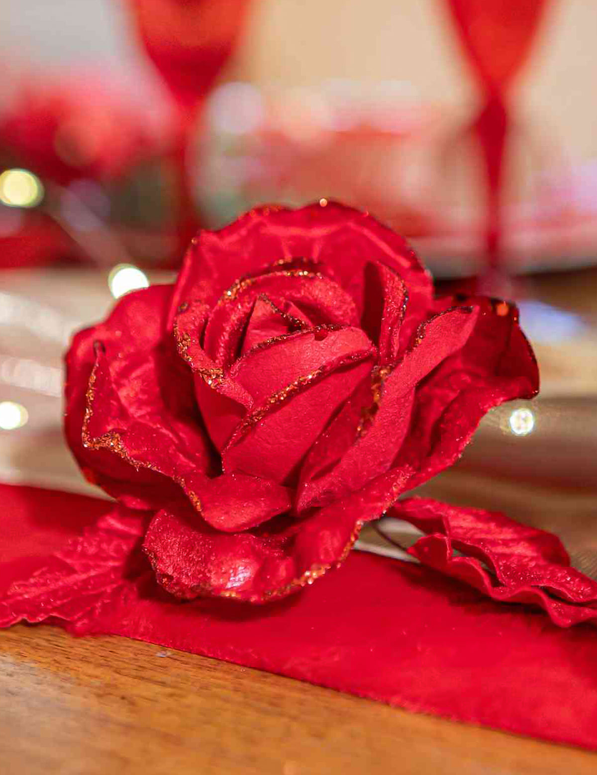 Rama de rosa de terciopelo con purpurina roja 21 cm