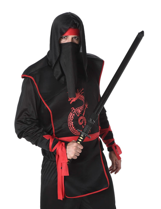 Gros plan sur le masque et le sabre du déguisement ninja pour homme