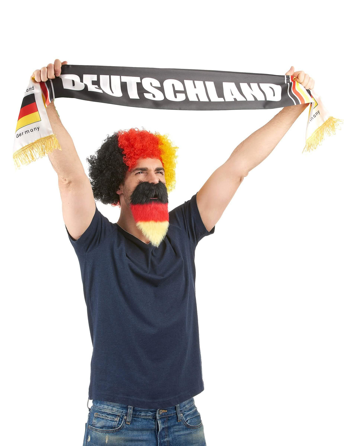 Vista frontal de la bufanda de alemania sostenida con los brazos extendidos