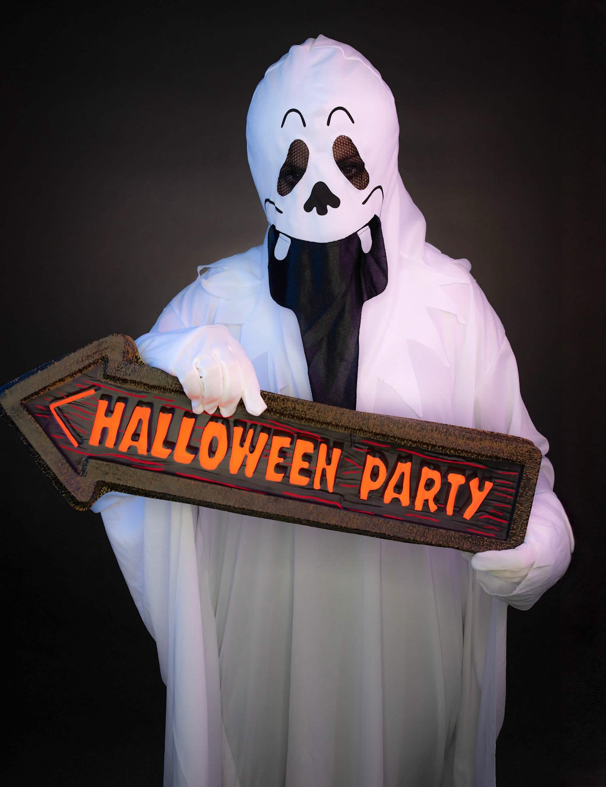 Posición de la flecha señalética halloween Party sostenida por un fantasma