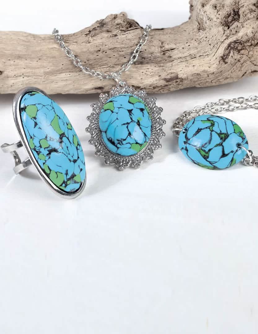 Vista cercana de las joyas del kit de creación de joyas conjunto piedras turquesas la divine