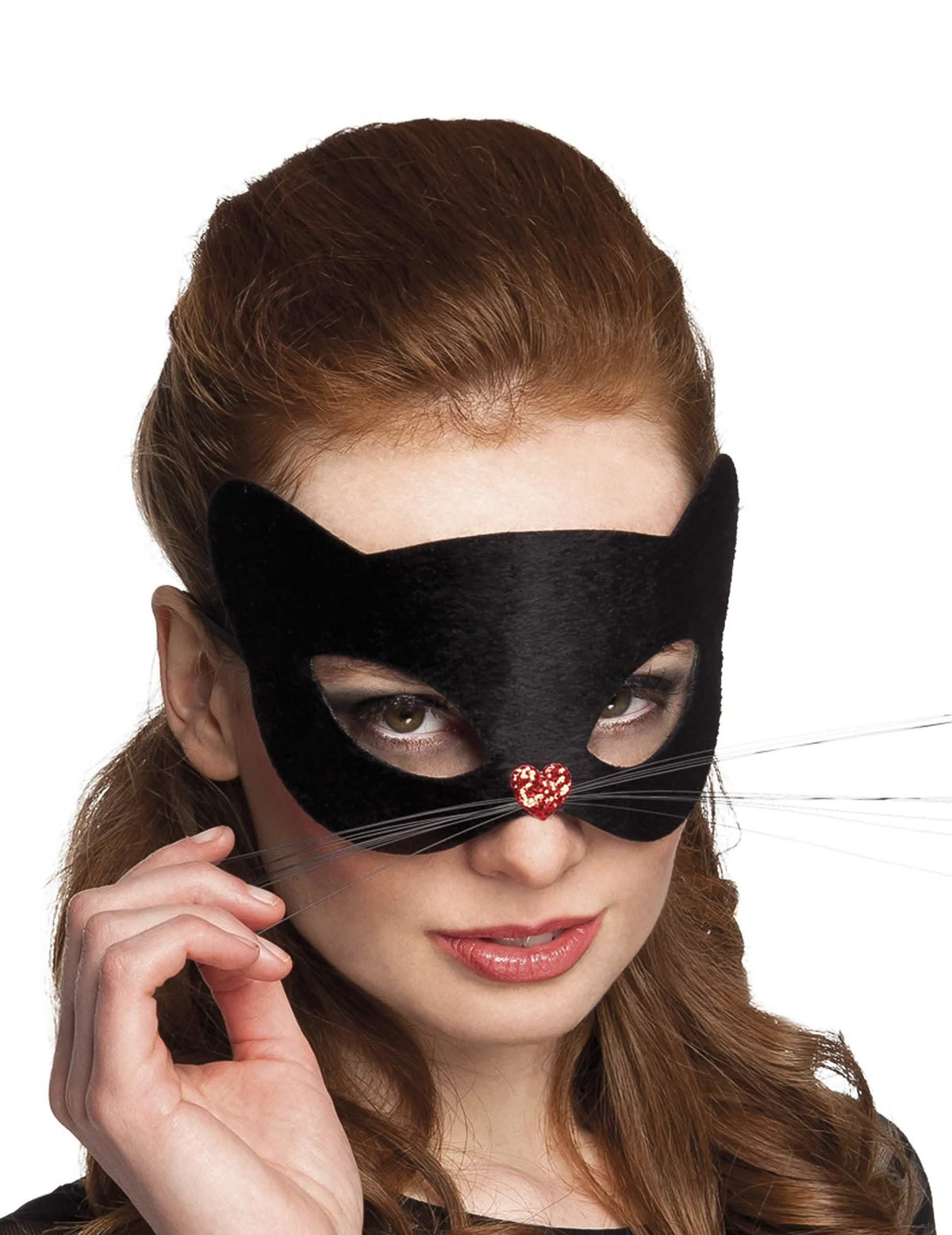Vista frontal del máscara de gato para mujer negro con nariz de corazón y bigotes