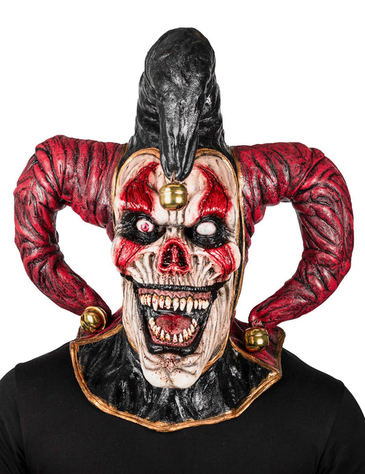 Gros plan sur le visage du masque intégral joker démoniaque
