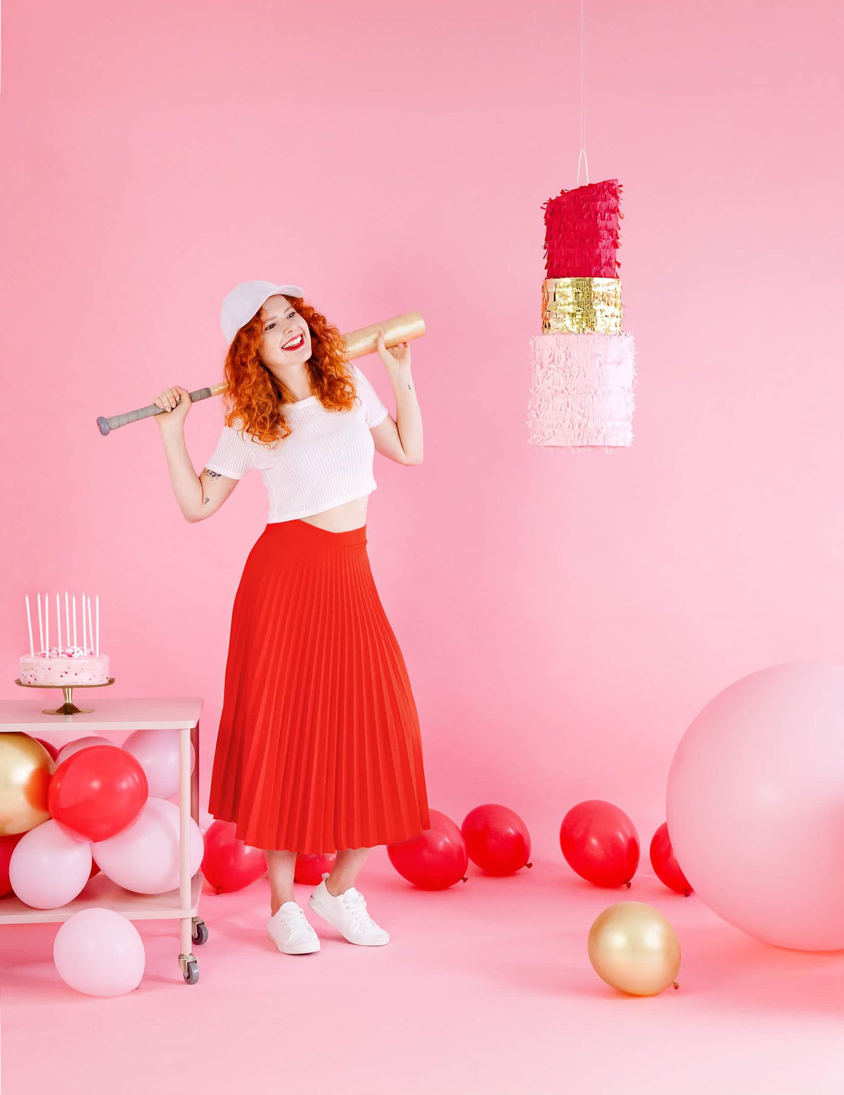 Piñata pintalabios para adulto rojo rosa y dorada