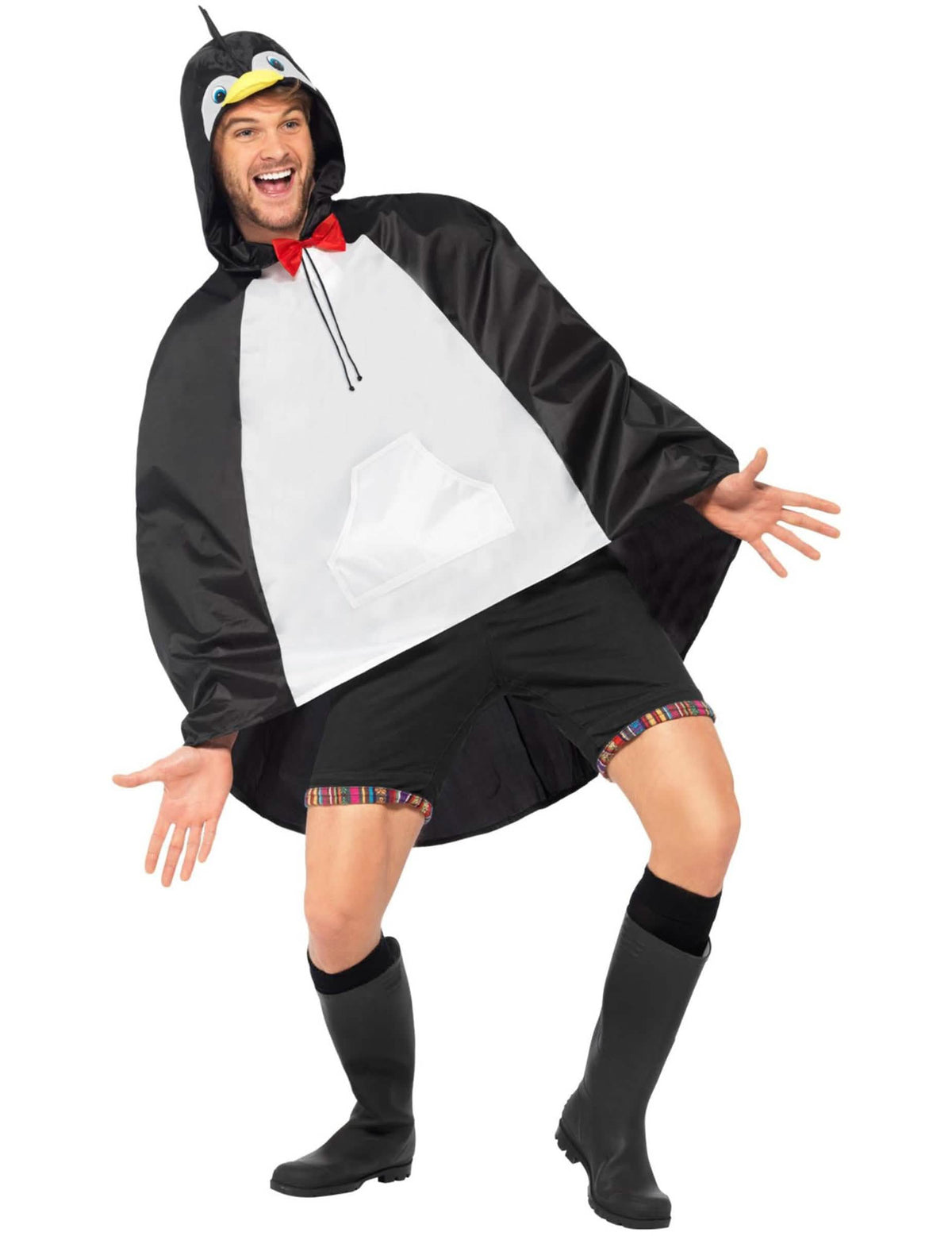 Escena de uso del poncho pingüino para adulto