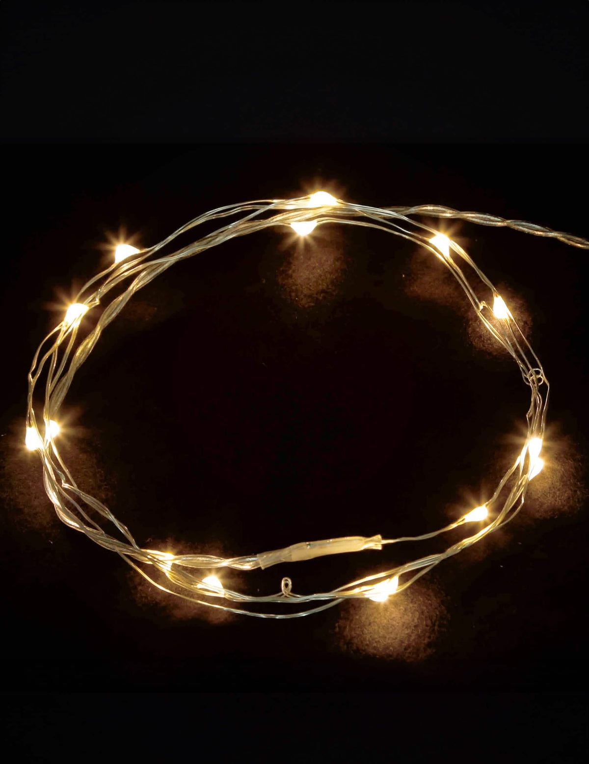 Detalle de los leds encendidos de la cortina luminosa blanco cálido para exterior 90 led 8 modos
