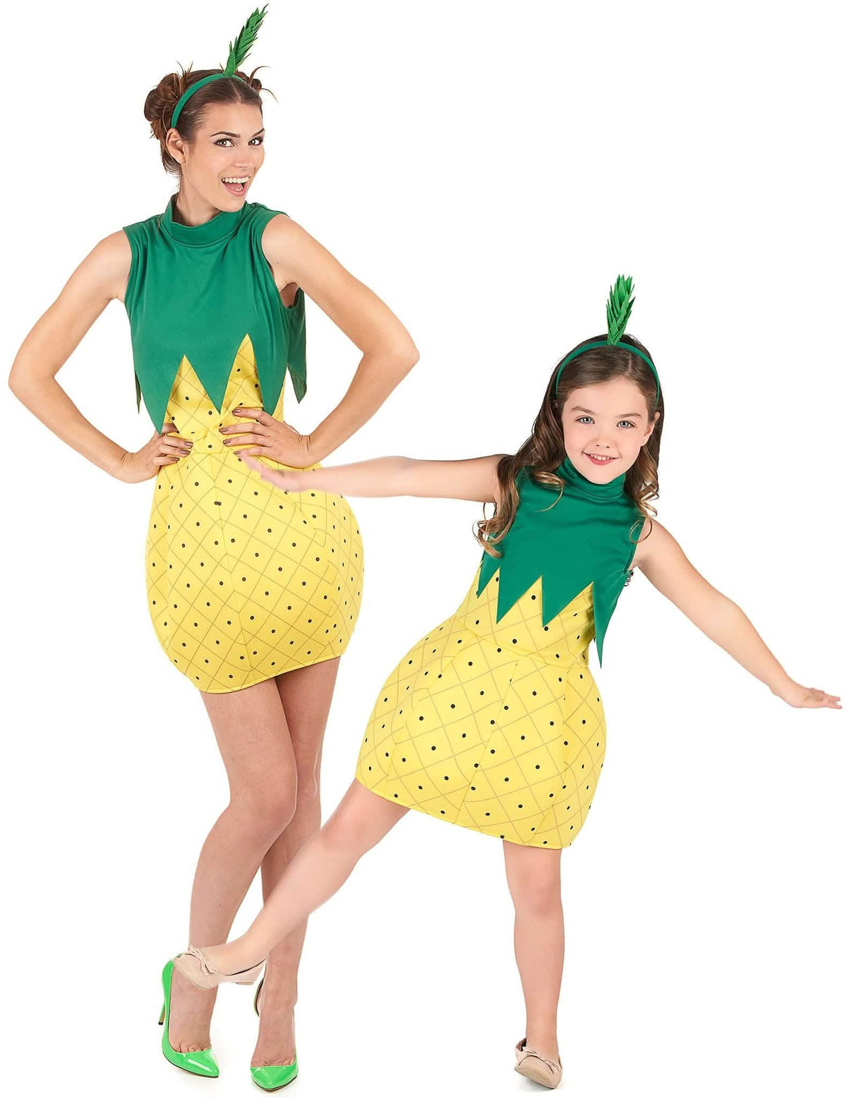 Disfraz de madre e hija con piña y frutas