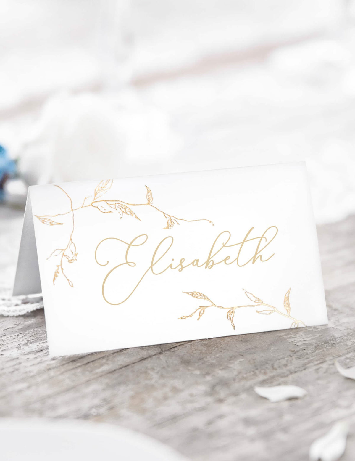 Marque-places en carton branchages dorés pour mariage blanc et or
