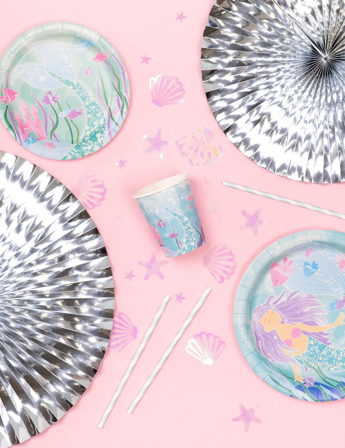 Mise en scène thématique sirène des pailles en carton rayées pour fête