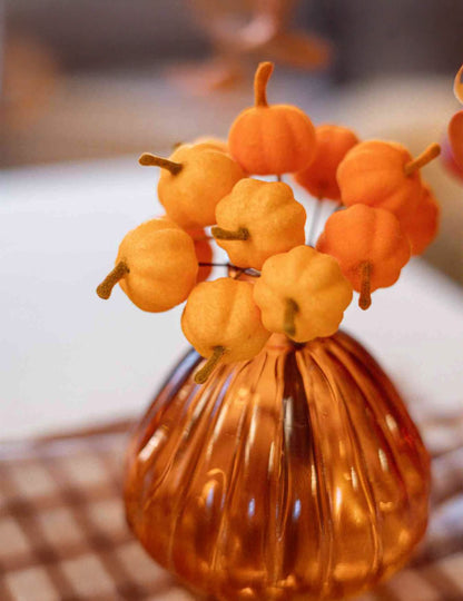 12 Mini calabazas con tallo en terciopelo naranja 13 cm