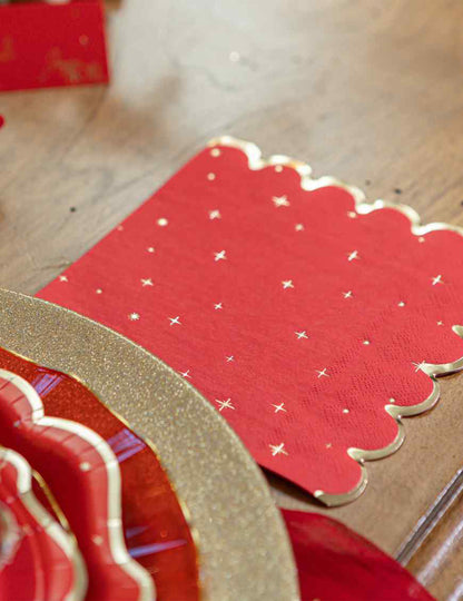 16 servilletas Navidad atemporal rojo y dorado 33 x 33 cm