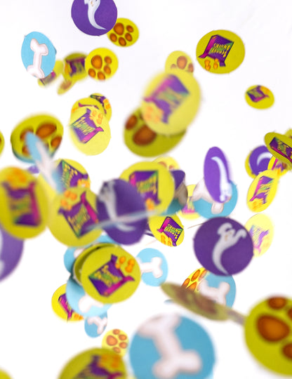 Mise en situation de chute des confettis Scooby-Doo pour fête