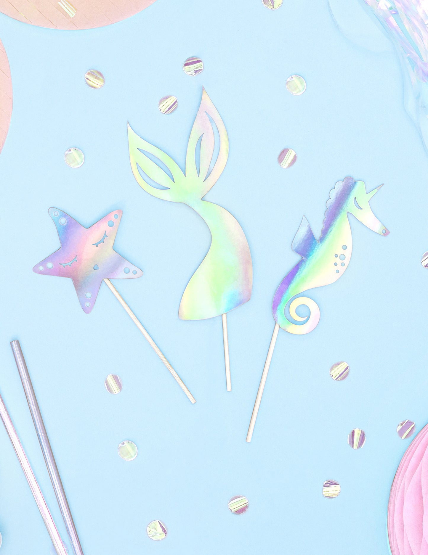 Mise en scène avec confettis du cake toppers sirène