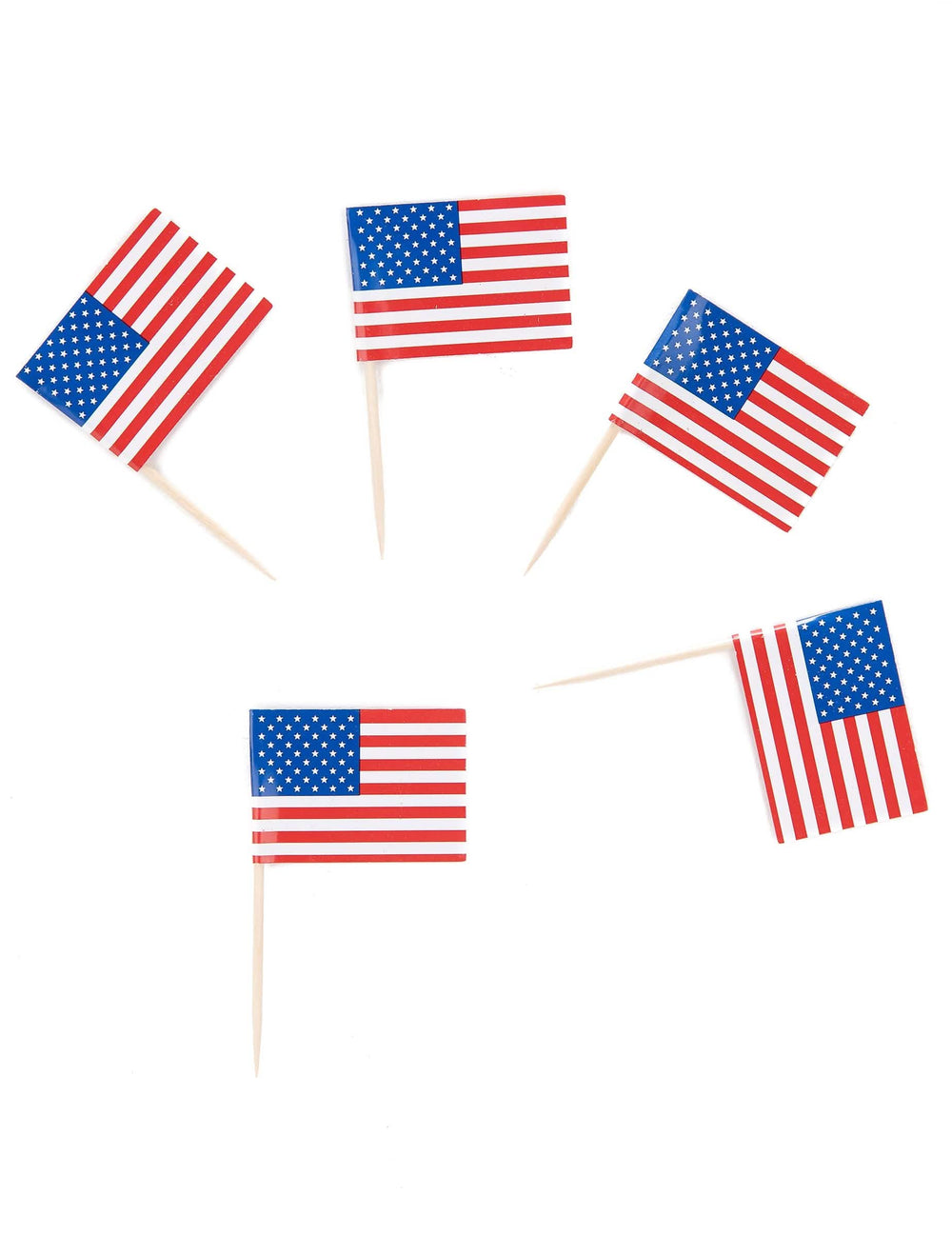 Primer plano de un pin con bandera usa