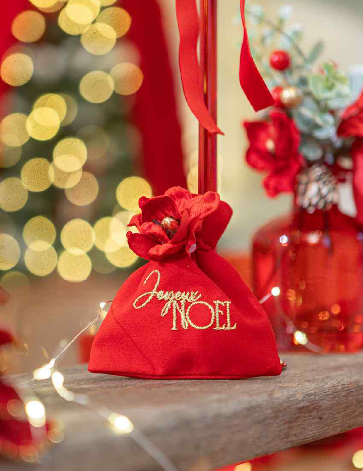 4 saquitos Feliz Navidad terciopelo rojo y oro 9,5 x 11,5 cm