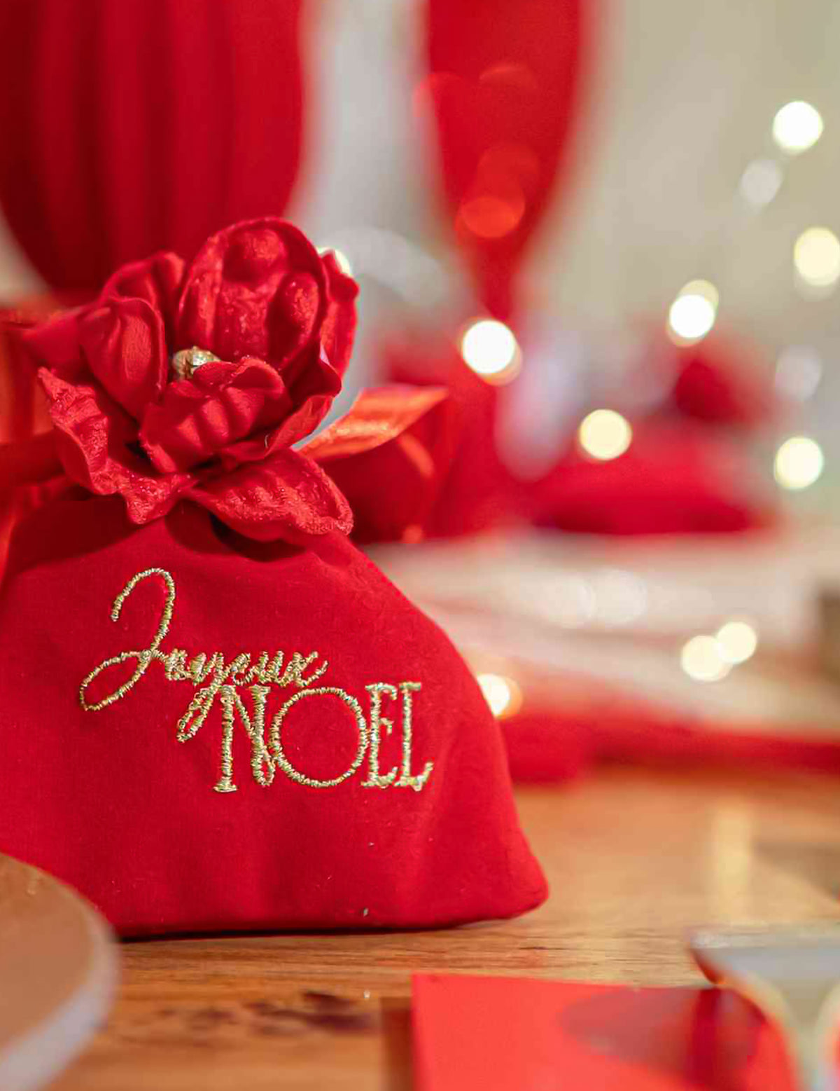 4 saquitos Feliz Navidad terciopelo rojo y oro 9,5 x 11,5 cm