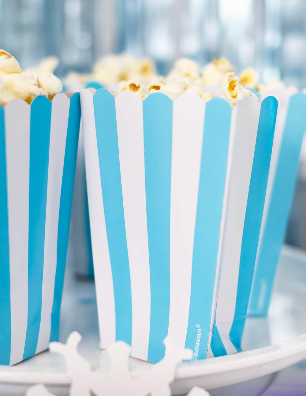 Détail du popcorn des boîtes à popcorn à rayures pour fête bleu et blanc turquoise