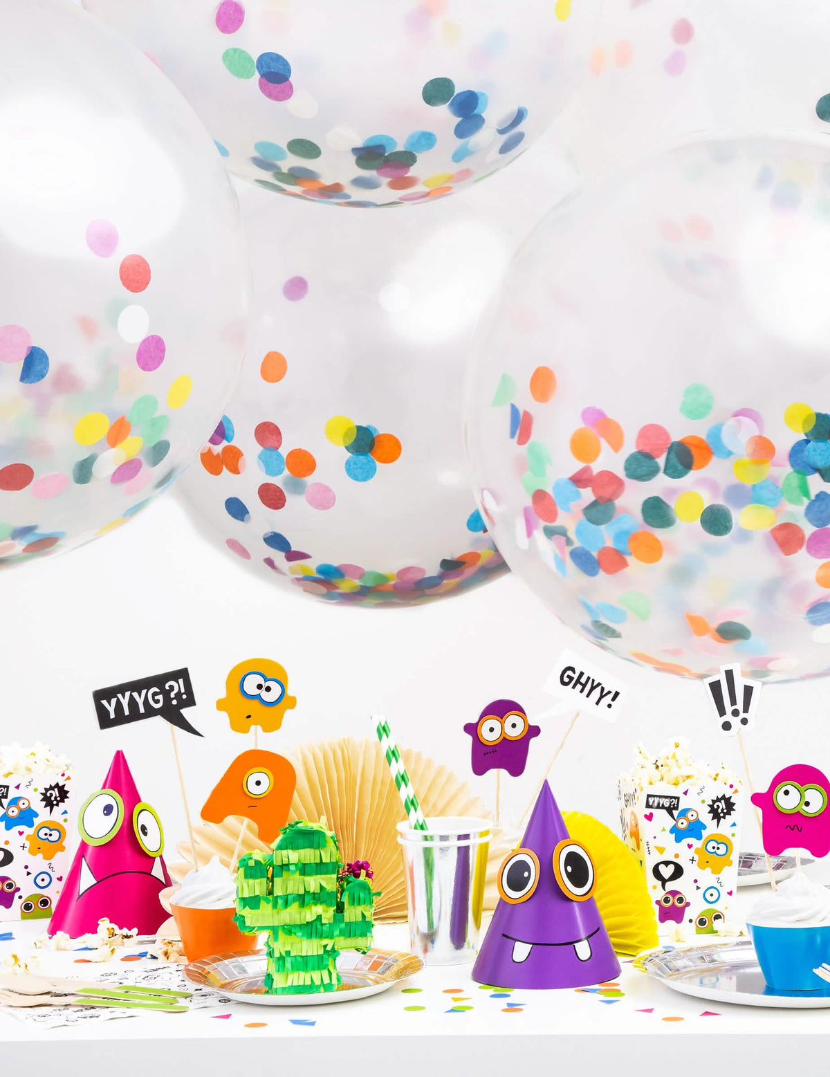 Mise en scène festive des gobelets de baby shower pour garçon