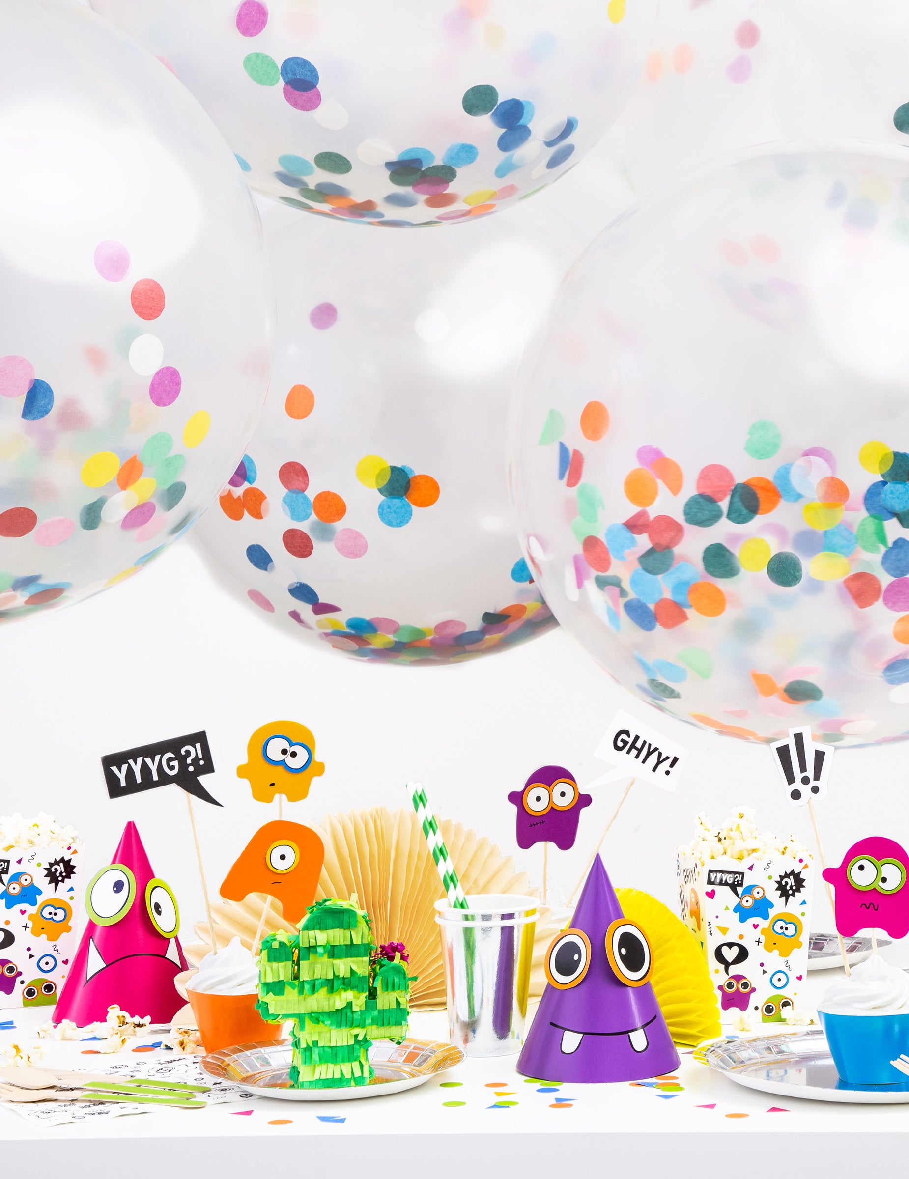 Mise en scène festive des gobelets de baby shower pour garçon