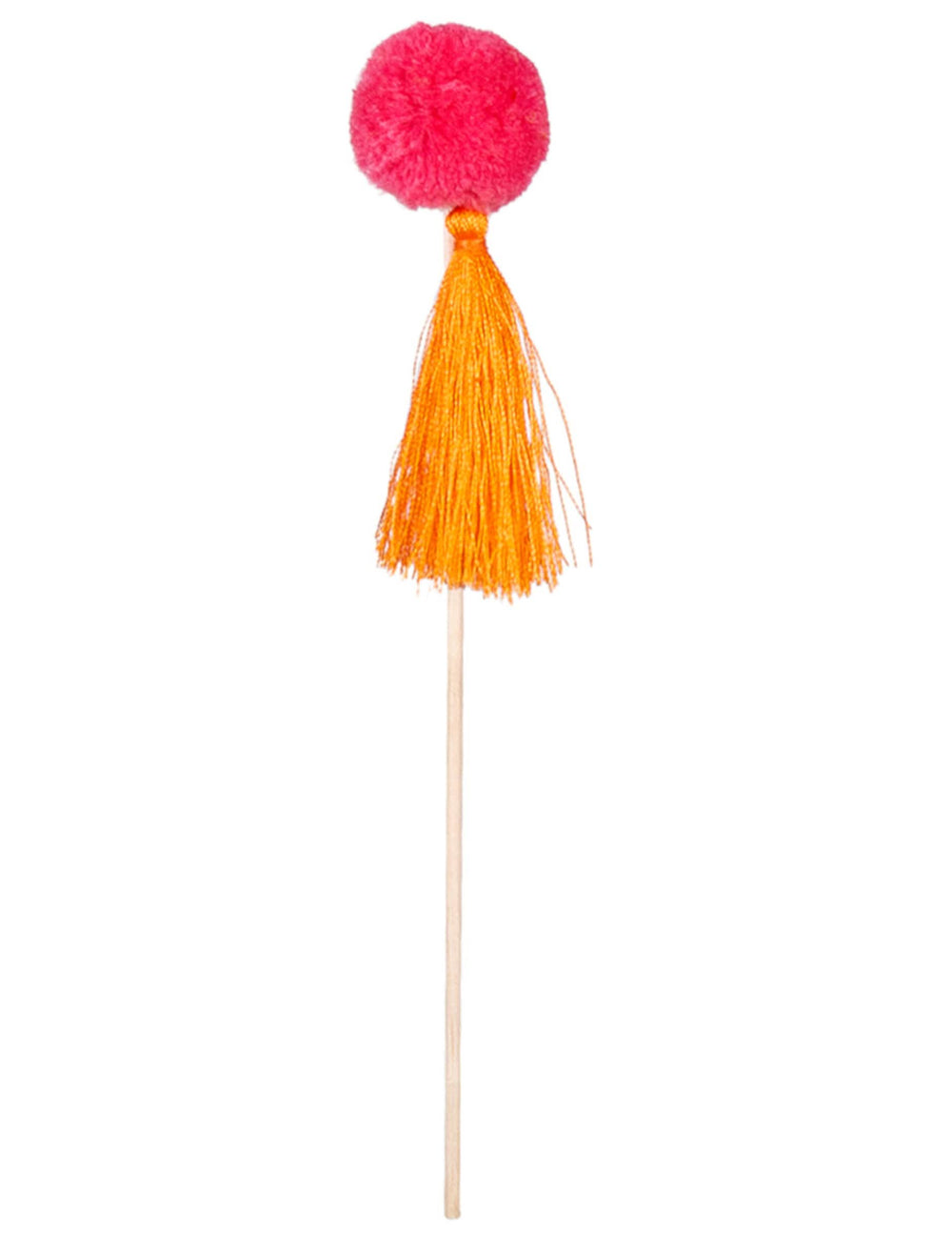 Decoración en una mesa de fiesta de pinchos de madera pompones de colores para fiesta