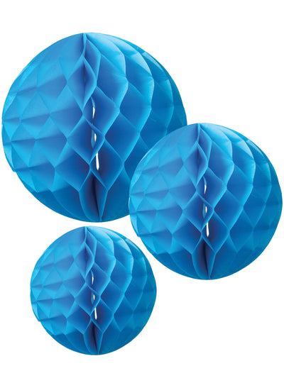 Gros plan sur la texture des boules en papier alvéolé à suspendre turquoise
