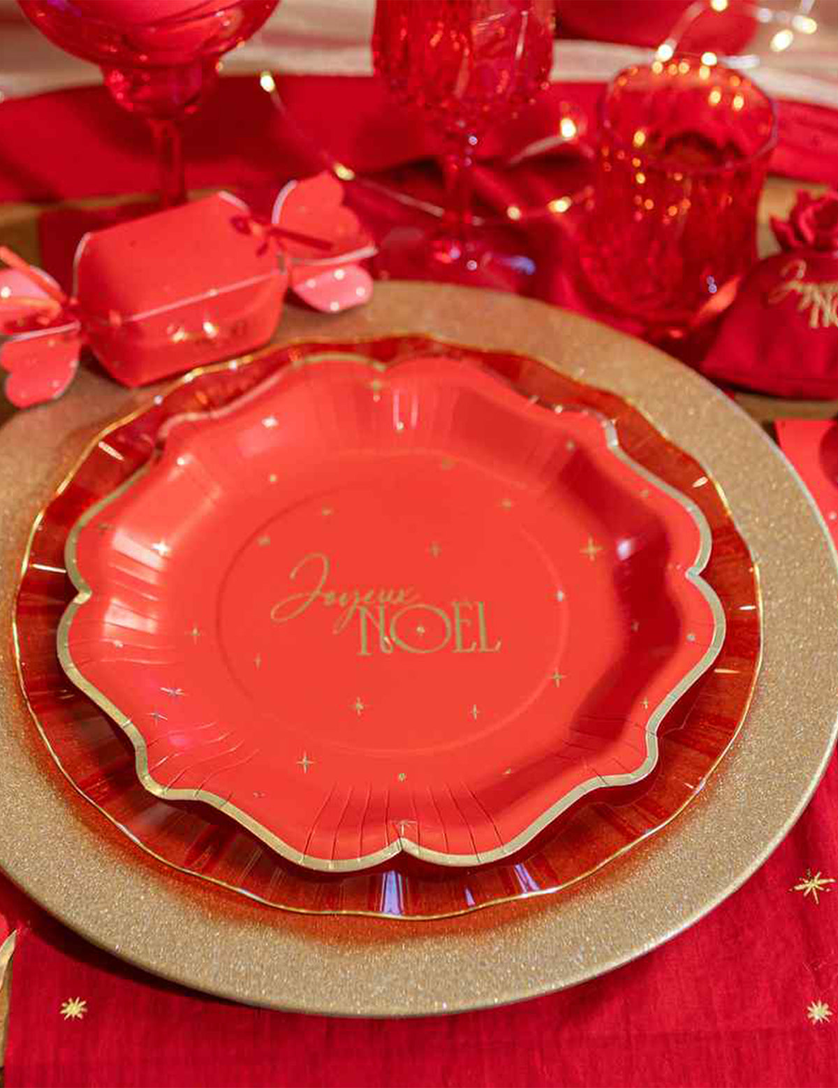 8 platos Feliz Navidad atemporal rojo y dorado 23 cm