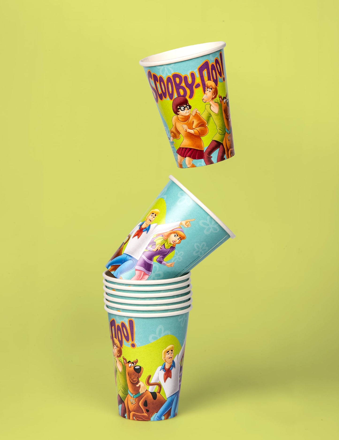 Vue de l'empilement du gobelet en carton Scooby-Doo