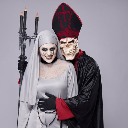 Monjas y sacerdotes