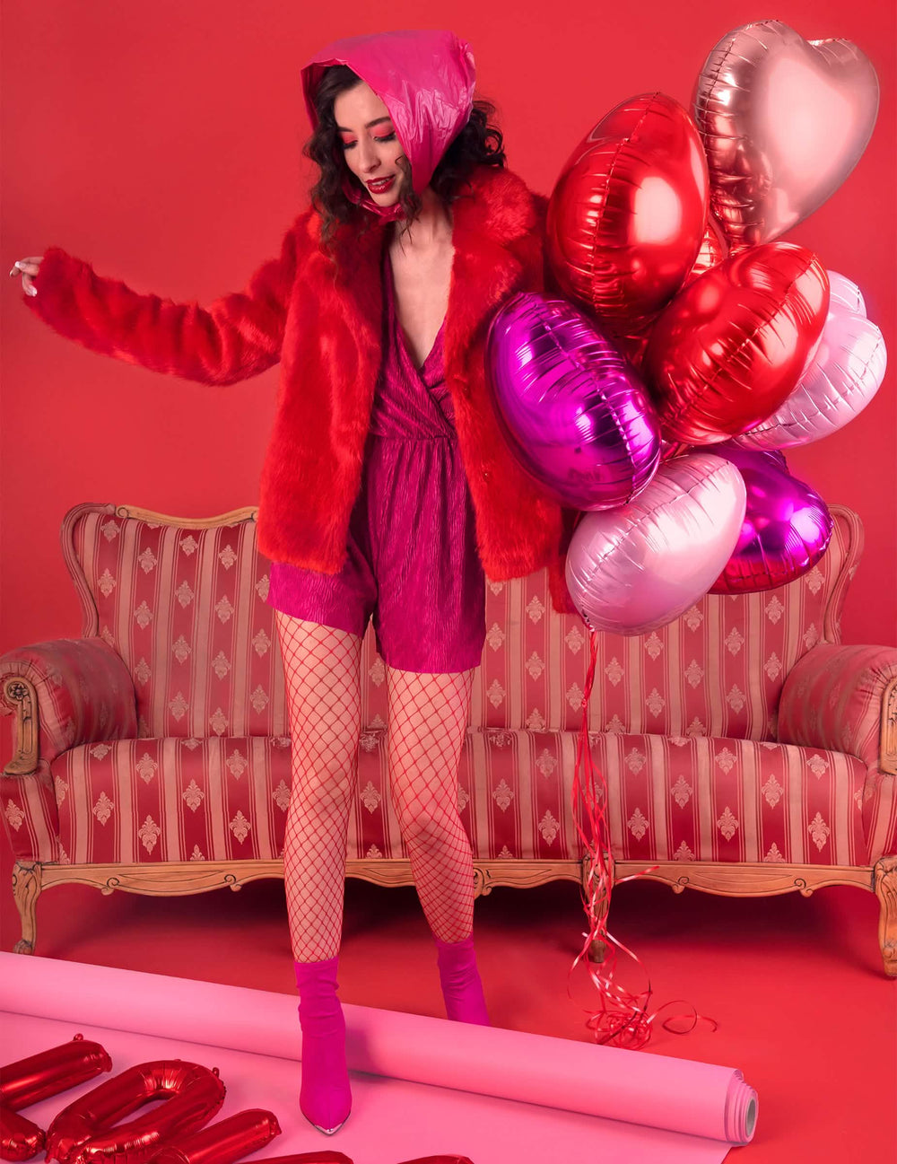 Puesta en escena con ramo de globo de aluminio corazón rosa pálido metalizado