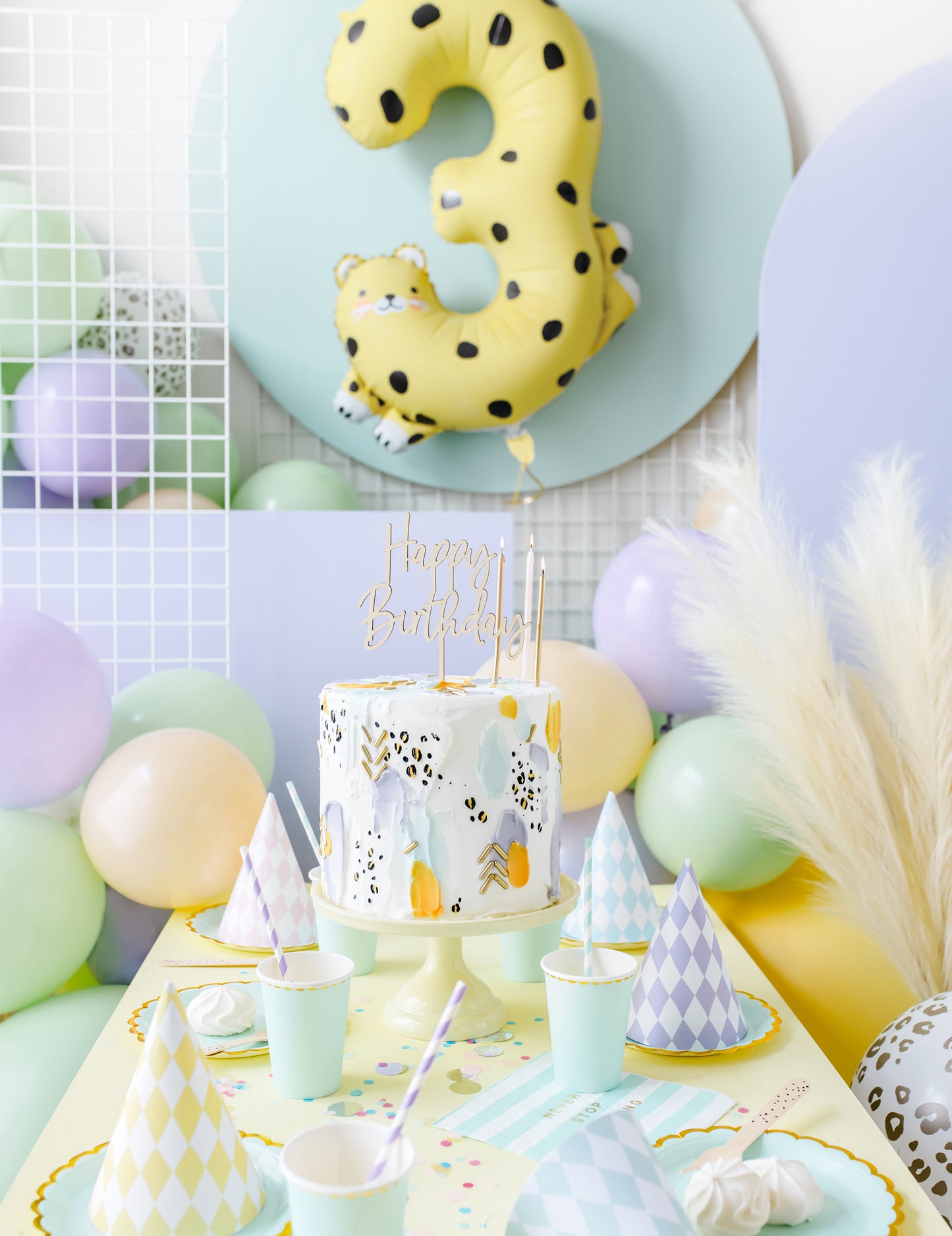 Décoration de table de goûter d'anniversaire du Ballon aluminium guépard chiffre 3