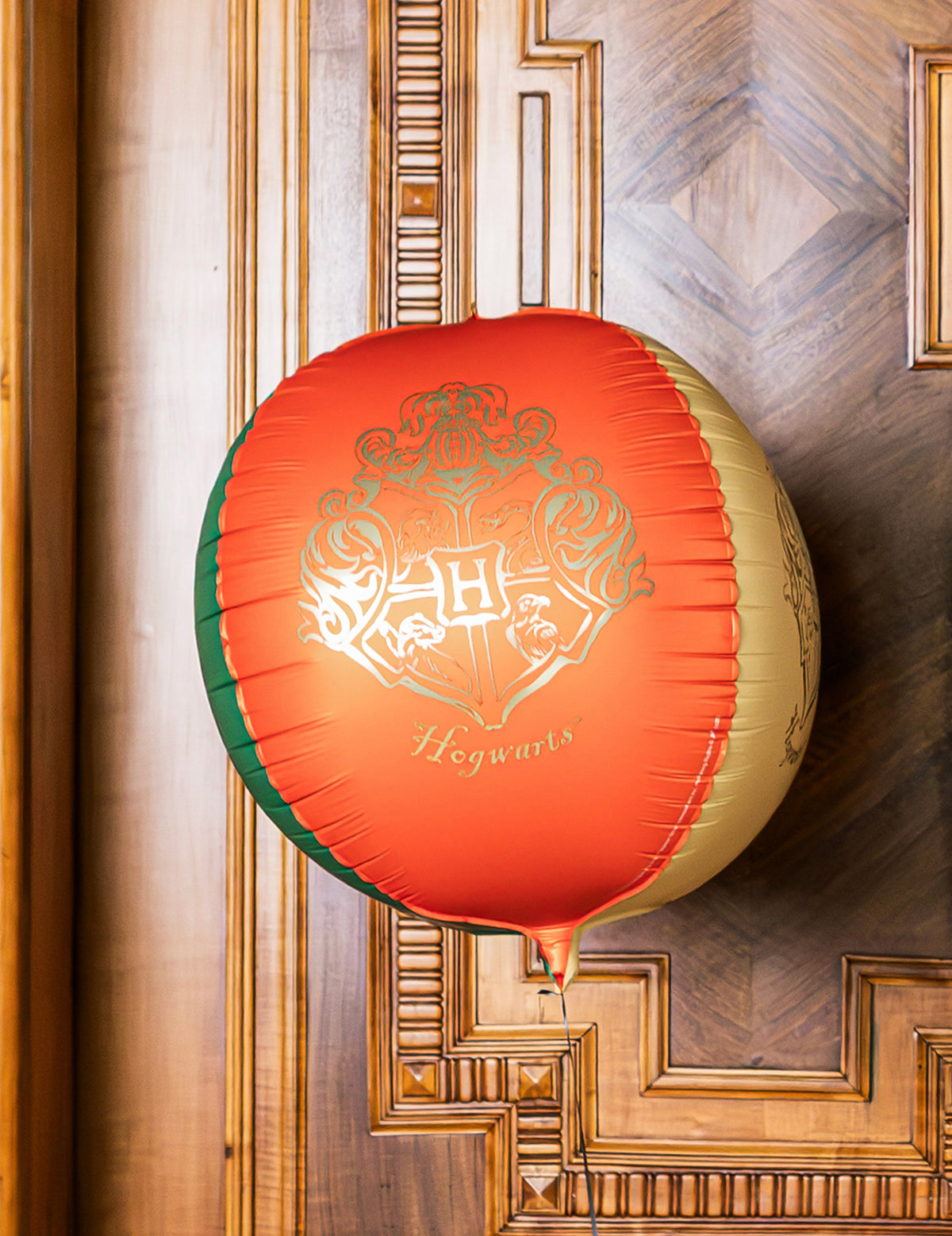 Globo de aluminio esfera Harry Potter™ Escudo de Hogwarts 50 cm