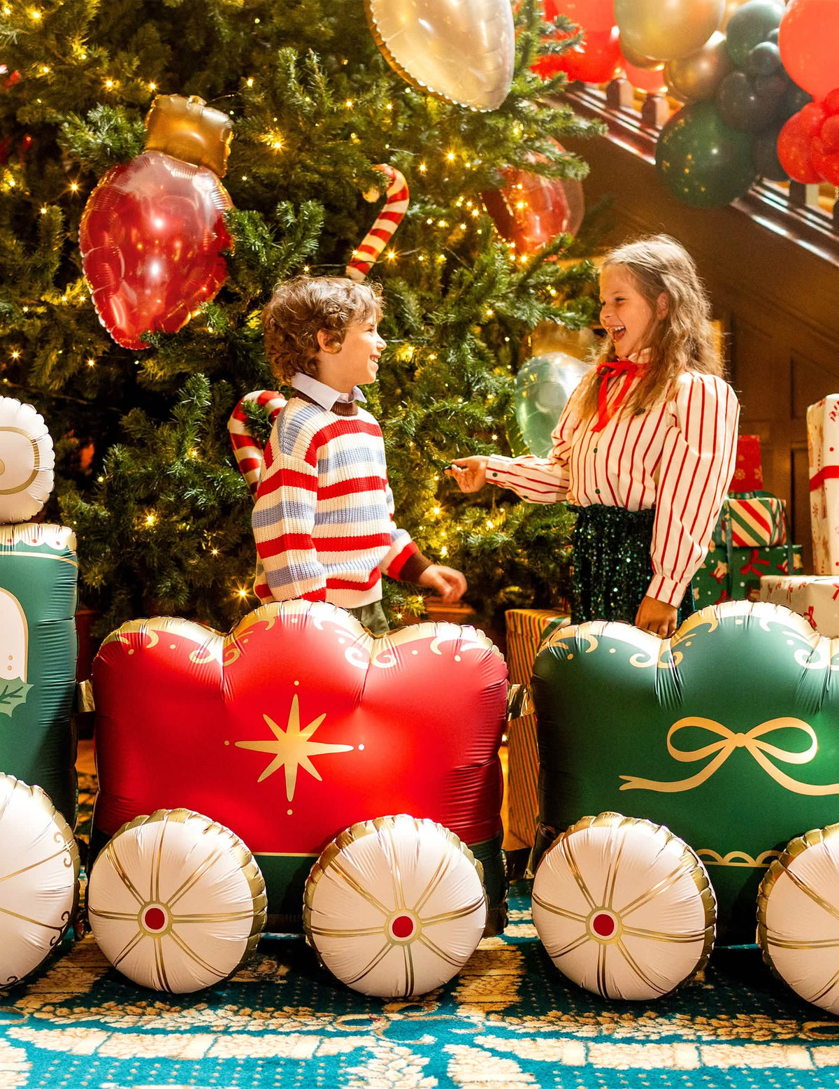Globo de aluminio Tren de Navidad XXL verde y rojo 221 x 96 cm