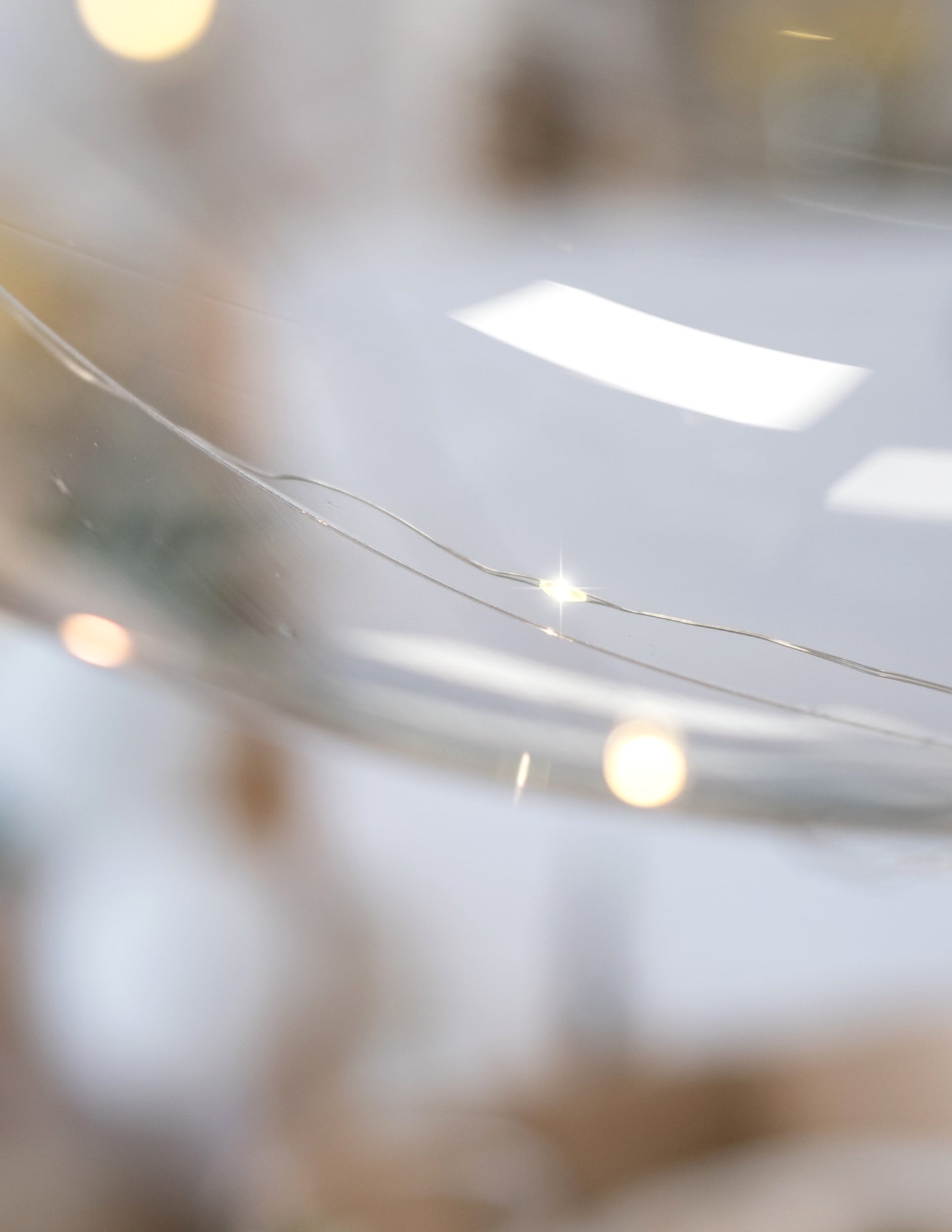 Gros plan sur les LED du ballon bulle cristal transparent pour fête