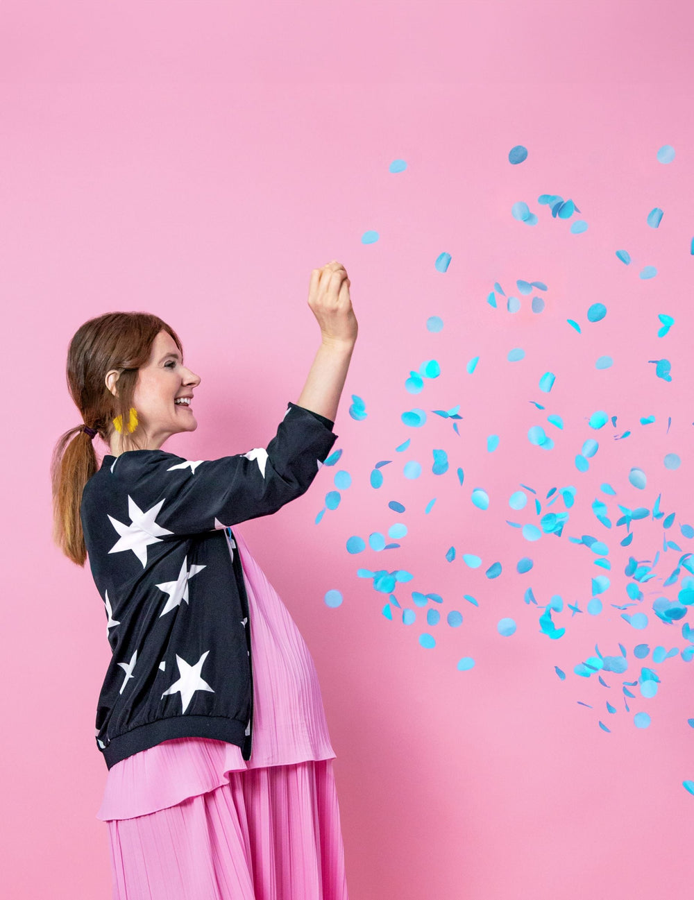 Confettis bleus du ballon géant en latex boy or girl pour baby shower
