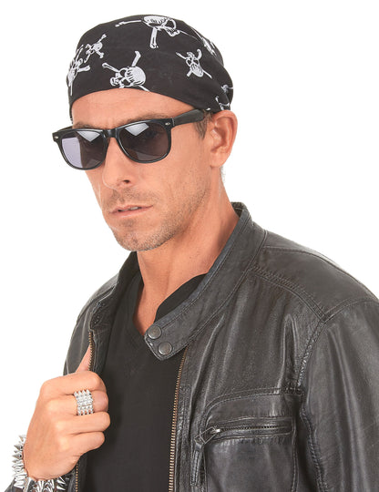 Vue de face du bandana têtes de mort pour adulte