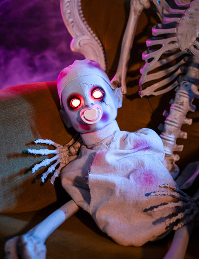 Bebé zombie sangriento luz y sonido 50 cm