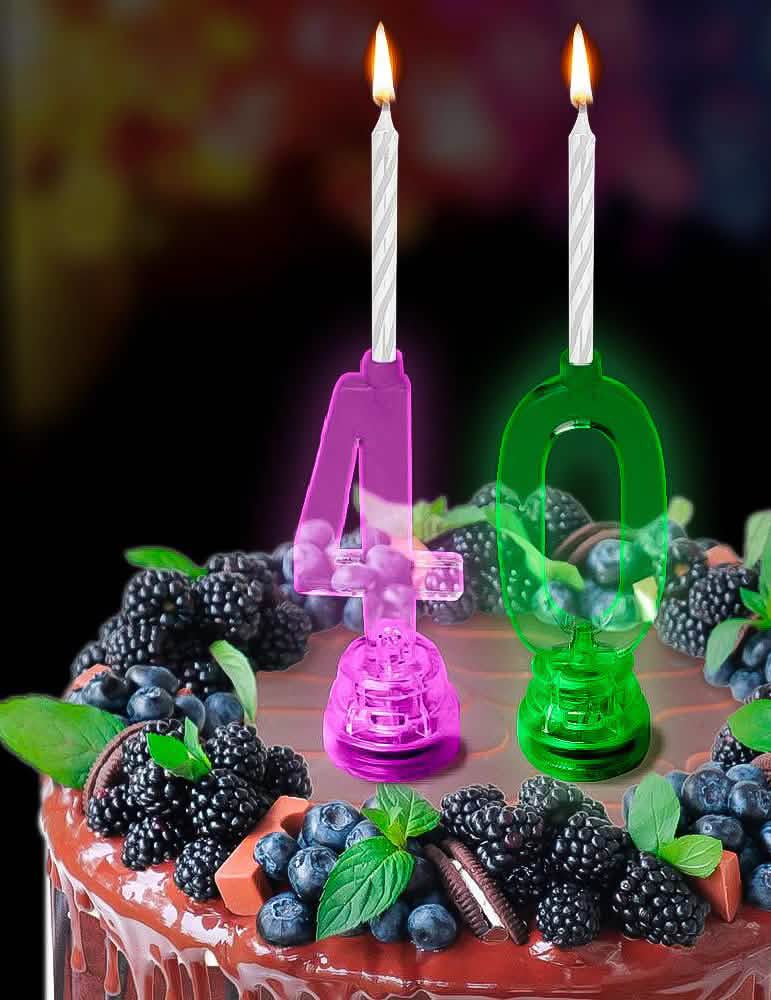 Mise en situation sur un gâteau de la bougie lumineuse LED chiffre 4