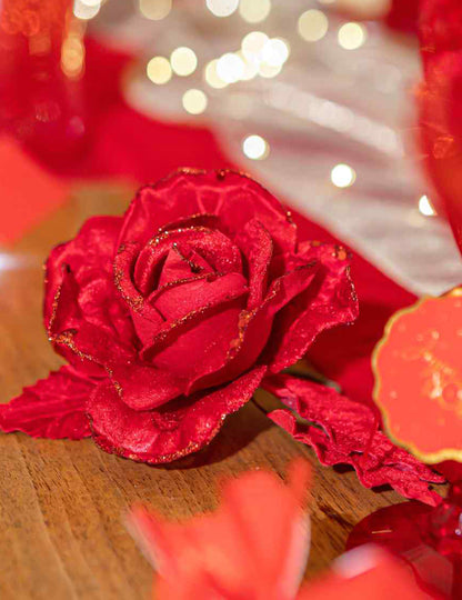 Rama de rosa de terciopelo con purpurina roja 21 cm