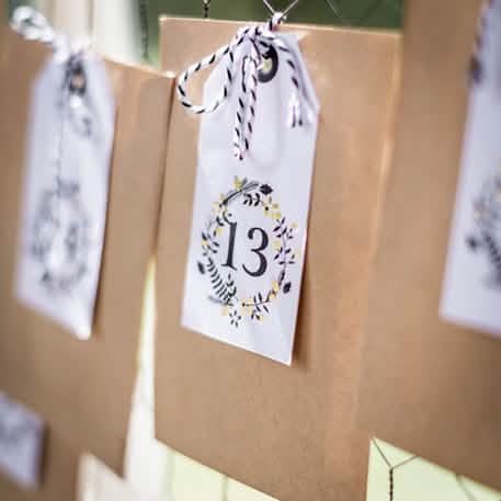 Calendario de adviento bonitos momentos 25 bolsitas para personalizar kraft y blanco