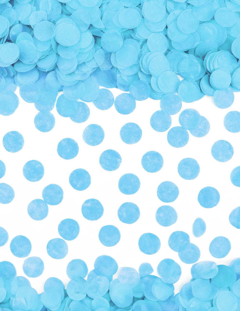 Primer plano de los confetis azules del cañón de confetis boy para baby shower
