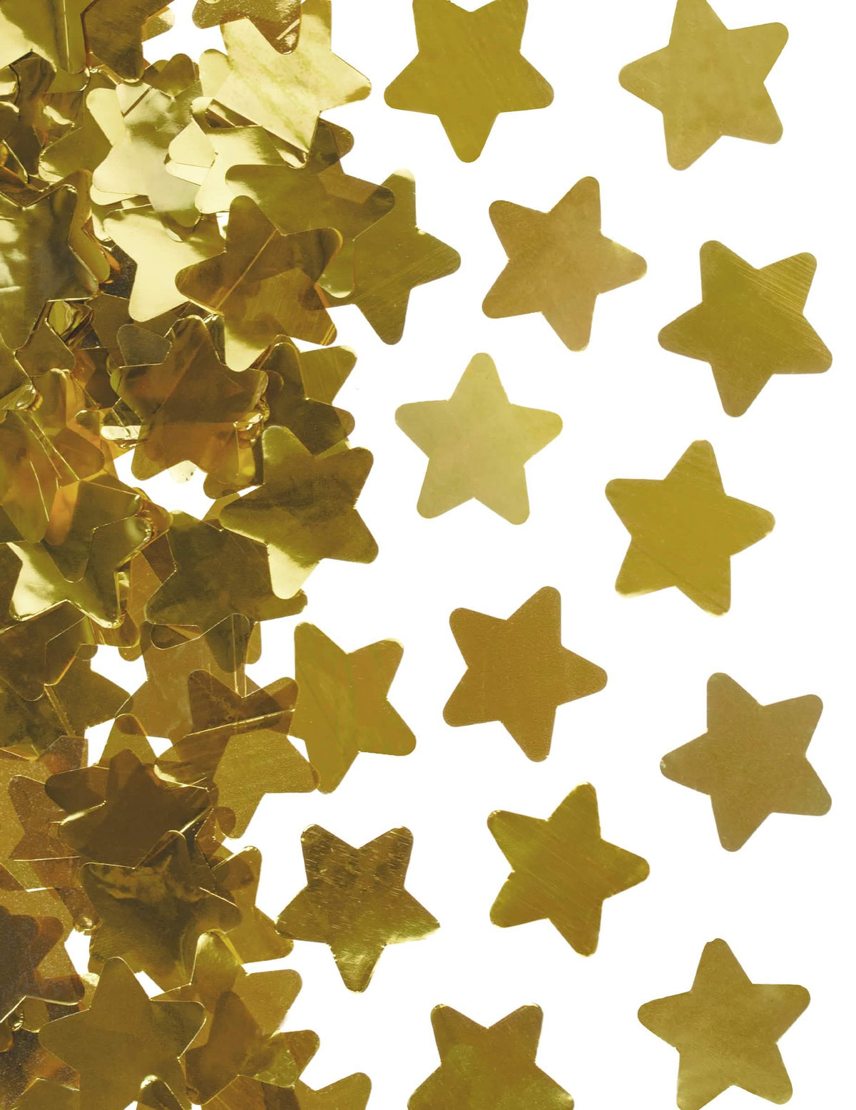 Gros plan sur les confettis étoiles dorées du canon à confettis étoiles métallisées
