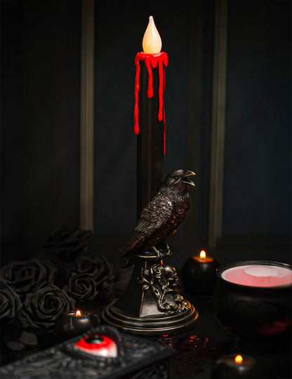 Candelabro decorativo de resina con LED y cuervo negro 13,5 x 13,5 x 45,5 cm