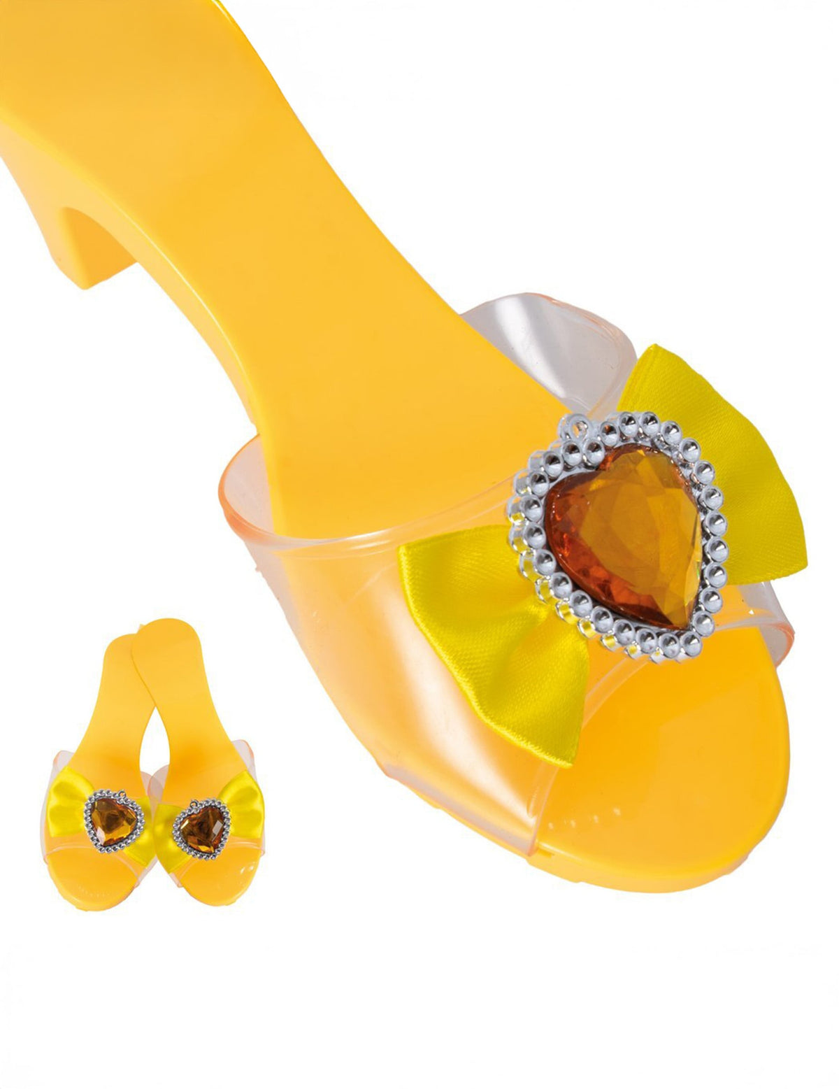 Détail du nœud et du bijou des chaussures de princesse pour enfant