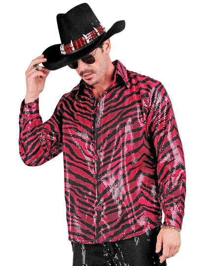 Vue de face accessoirisée de la chemise à sequins tigrée pour homme rose
