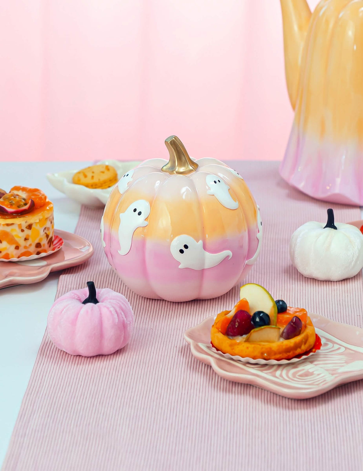 Calabaza de resina en colores degradados con fantasmas 14,8 cm