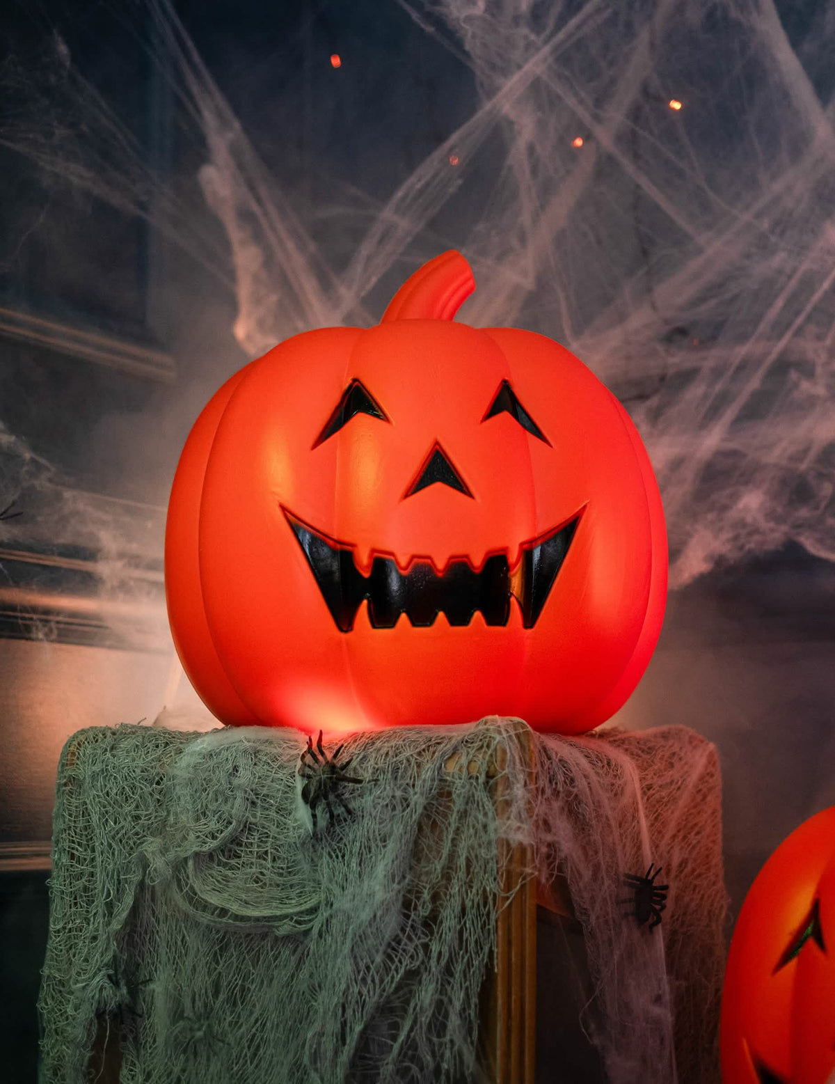 Mise en situation de la citrouille lumineuse Halloween