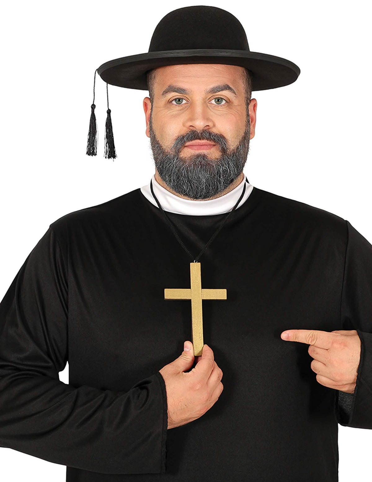 Gros plan du collier croix de moine