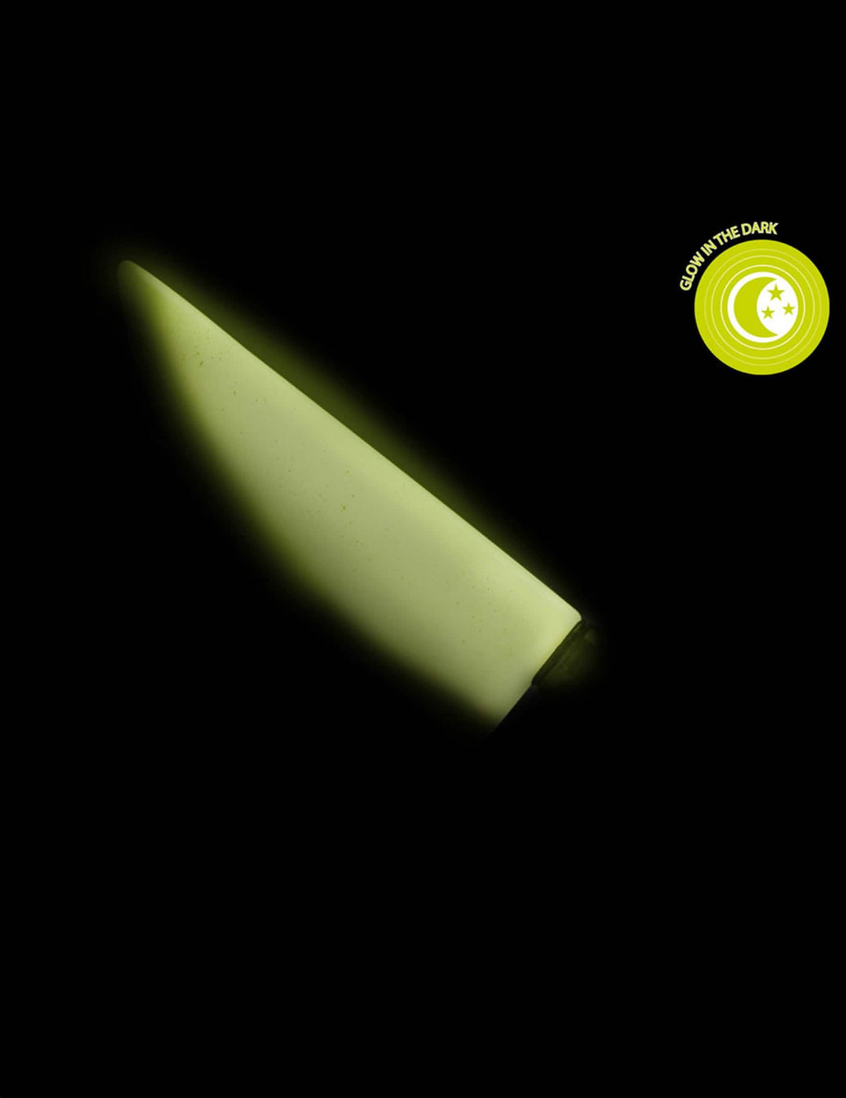Effet phosphorescent dans le noir du couteau ensanglanté phosphorescent